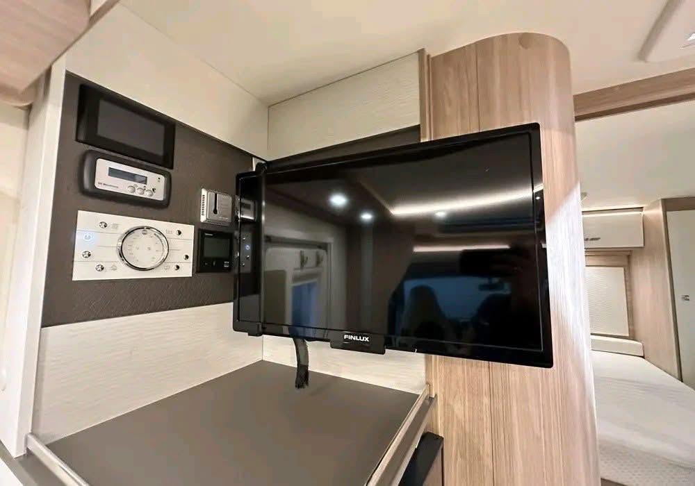 Bürstner Lyseo T 700, Automática 2019