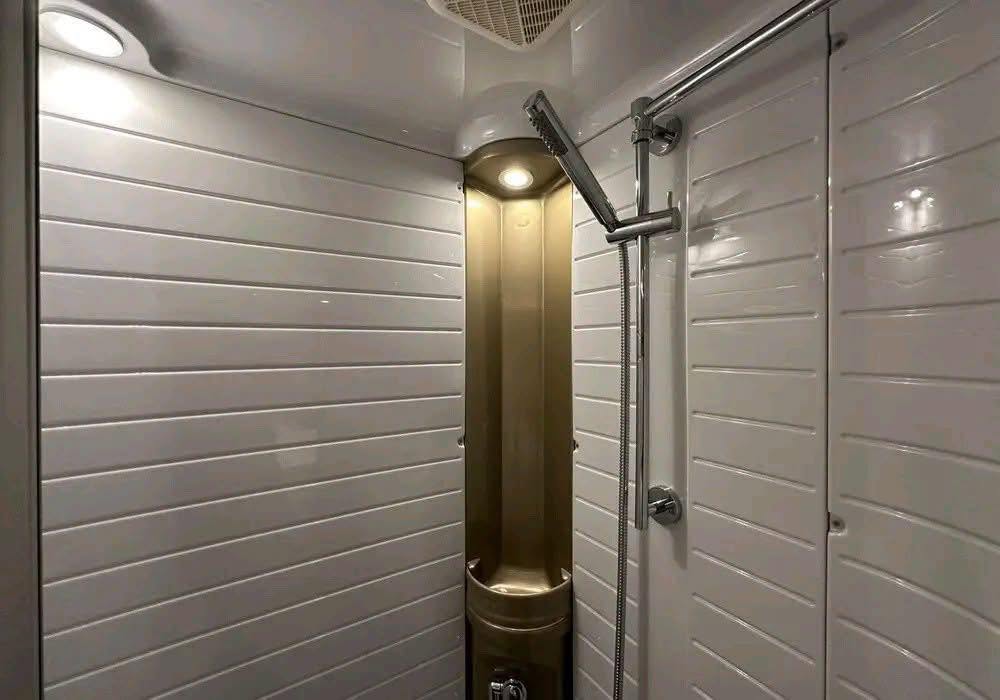 Bürstner Lyseo T 700, Automática 2019