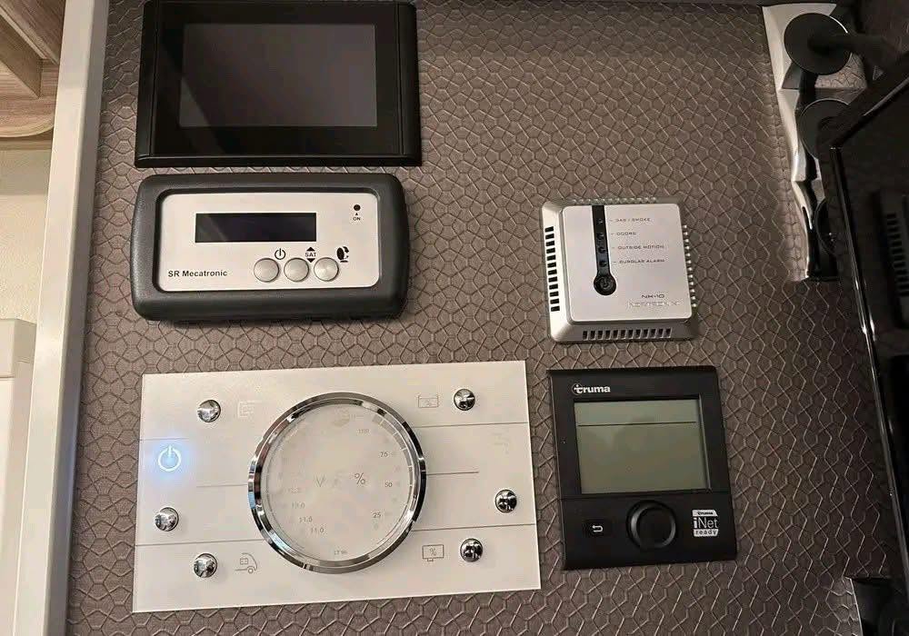 Bürstner Lyseo T 700, Automática 2019